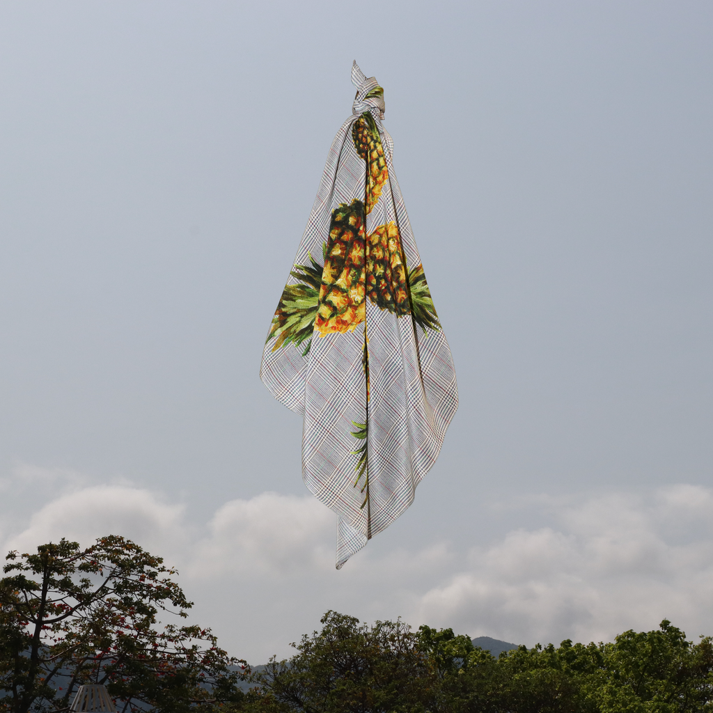 V.Stitch SPIN-ON-STUDD Silk Scarf