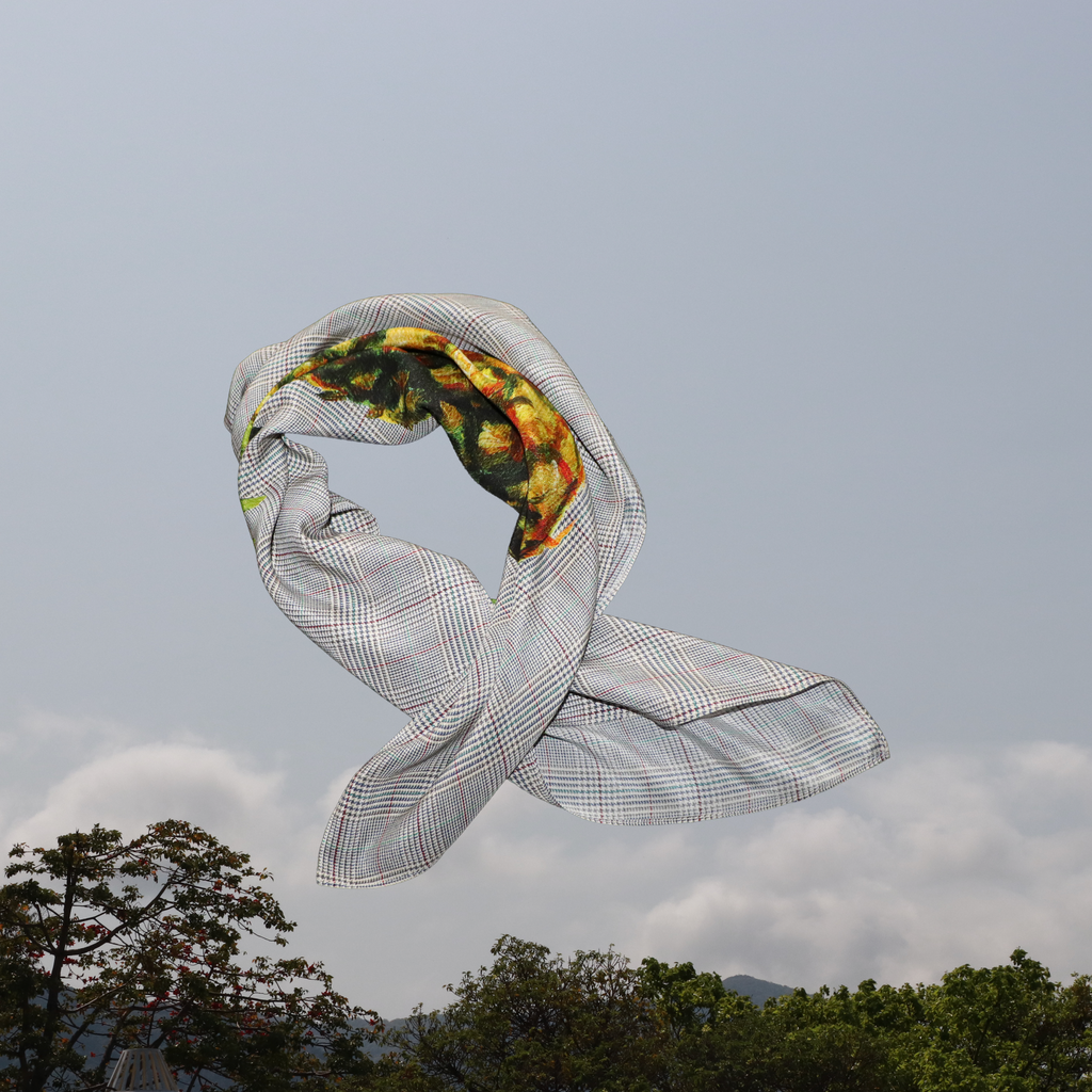 V.Stitch SPIN-ON-STUDD Silk Scarf